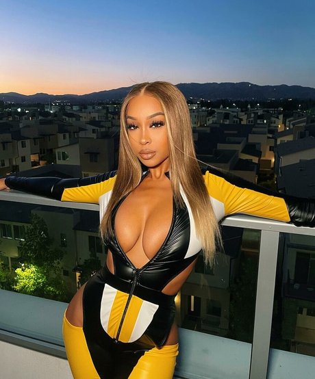 Nagie wyciekłe zdjęcie OnlyFans od Viandradunn