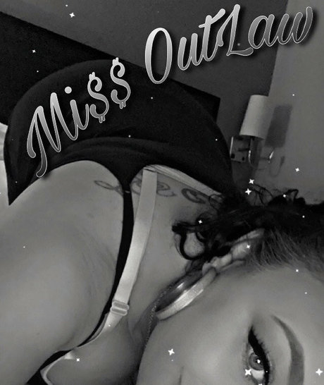 Nagie wyciekłe zdjęcie OnlyFans od Missoutlawakaladyk