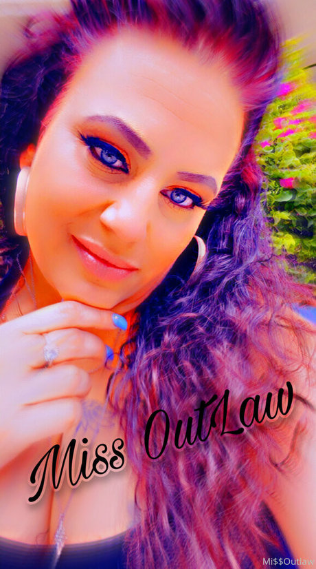 Nagie wyciekłe zdjęcie OnlyFans od Missoutlawakaladyk
