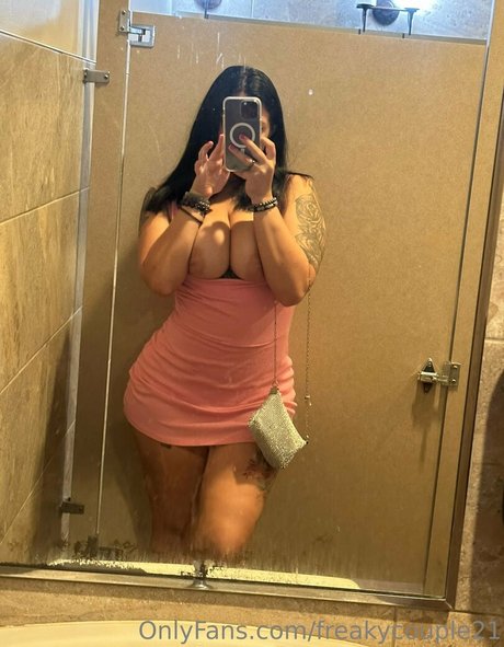 Nagie wyciekłe zdjęcie OnlyFans od Freakycouple21