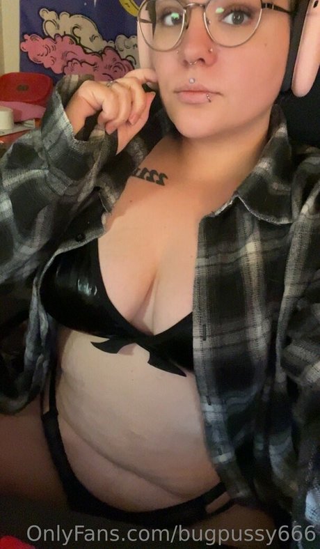 Nagie wyciekłe zdjęcie OnlyFans od Bugpussy666