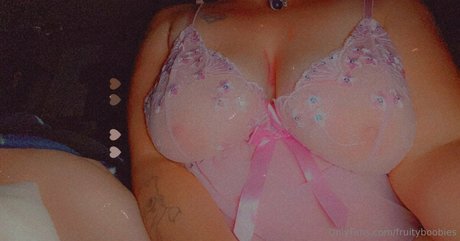 Nagie wyciekłe zdjęcie OnlyFans od Fruityboobies