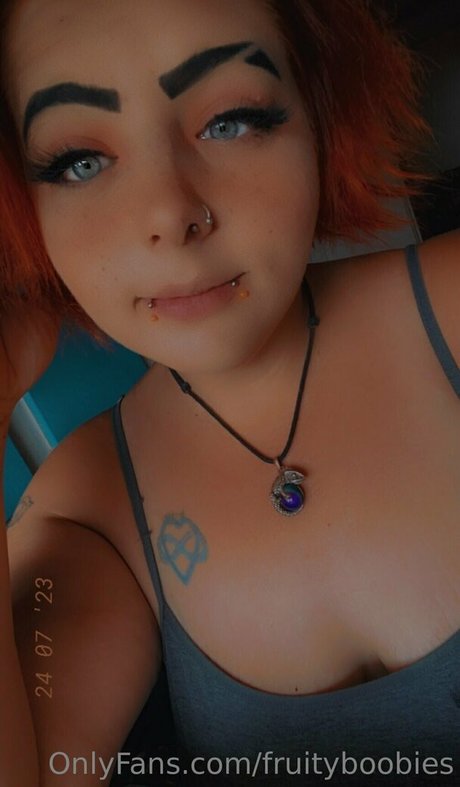 Nagie wyciekłe zdjęcie OnlyFans od Fruityboobies