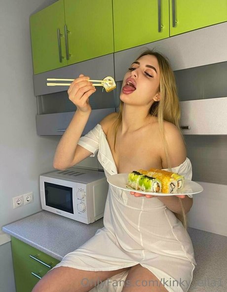 Nagie wyciekłe zdjęcie OnlyFans od Kinkyella1