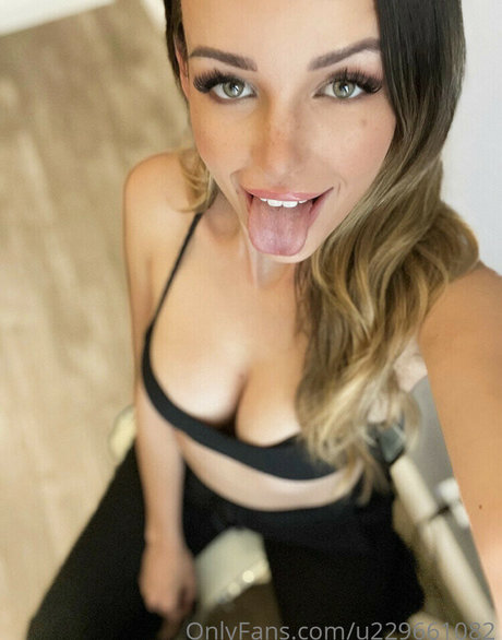 Nagie wyciekłe zdjęcie OnlyFans od Becca Bangs