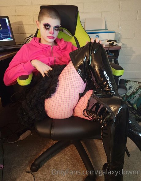Nagie wyciekłe zdjęcie OnlyFans od Galaxyclownn