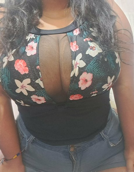 Nagie wyciekłe zdjęcie OnlyFans od Curvylatinakay1