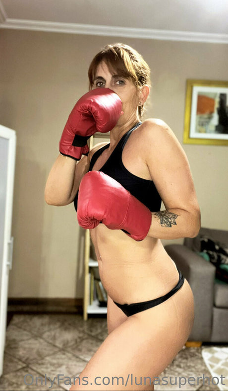 Nagie wyciekłe zdjęcie OnlyFans od Lunasuperhot