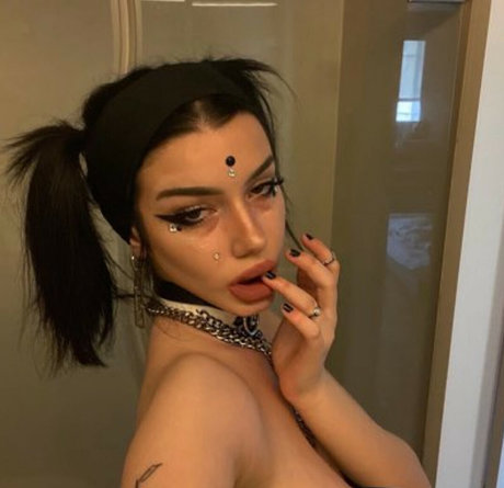 Nagie wyciekłe zdjęcie OnlyFans od Shawtysuzi