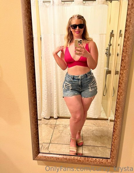 Curvy_Krysta