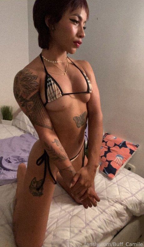 Nagie wyciekłe zdjęcie OnlyFans od Buffcamile