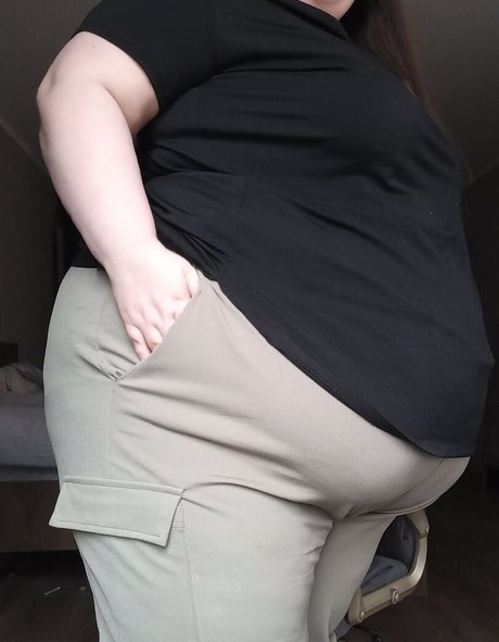 Nagie wyciekłe zdjęcie OnlyFans od Fluffymaya98