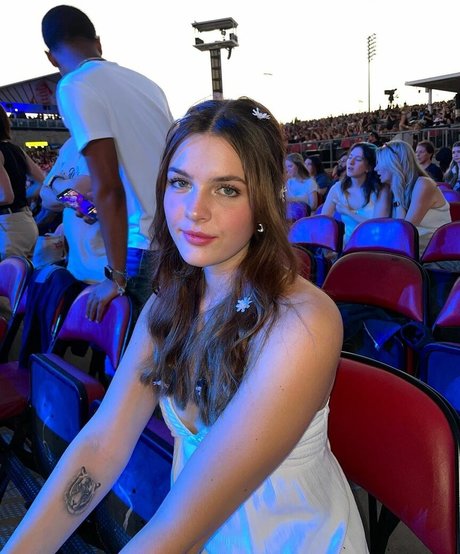 Nagie wyciekłe zdjęcie OnlyFans od Mckenzie Bell
