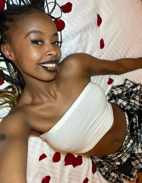 Nagie wyciekłe zdjęcie OnlyFans od Ebonynaomii