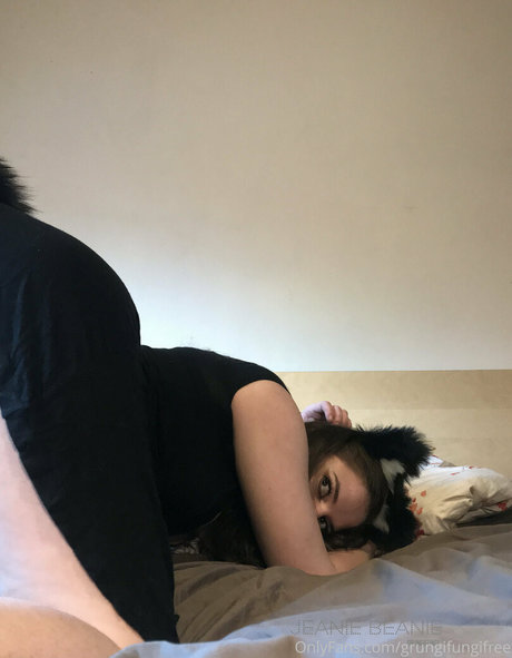 Nagie wyciekłe zdjęcie OnlyFans od Grungifungifree