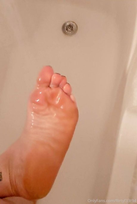 Nagie wyciekłe zdjęcie OnlyFans od Flirtyf33t94