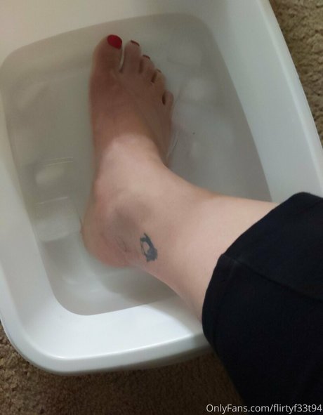 Nagie wyciekłe zdjęcie OnlyFans od Flirtyf33t94