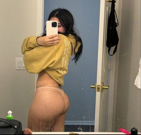 Nagie wyciekłe zdjęcie OnlyFans od Ur6moms9favs