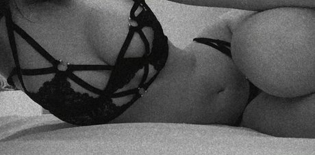 Nagie wyciekłe zdjęcie OnlyFans od Elenaprivates