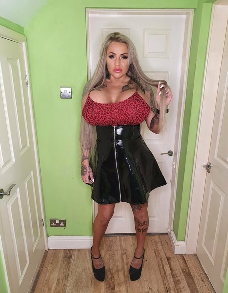Nagie wyciekłe zdjęcie OnlyFans od Bigbustyblondeuk