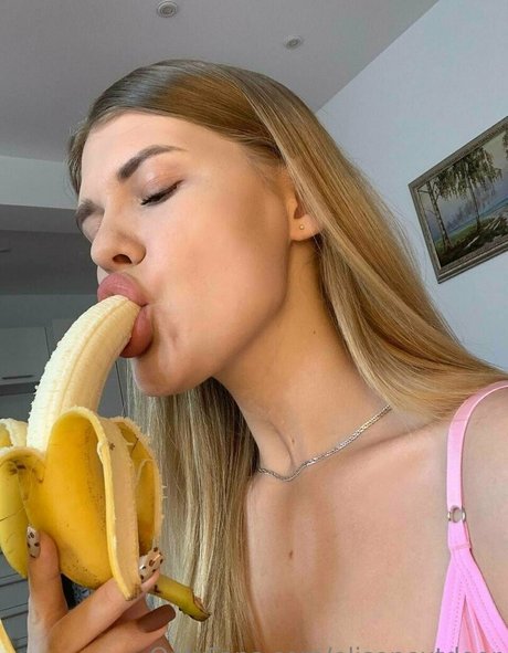 Nagie wyciekłe zdjęcie OnlyFans od Elisenextdoor