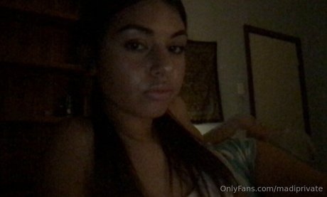 Nagie wyciekłe zdjęcie OnlyFans od Madiprivate