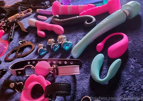 Nagie wyciekłe zdjęcie OnlyFans od Kinkykitadoll