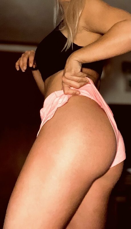 Nagie wyciekłe zdjęcie OnlyFans od Raelynnof