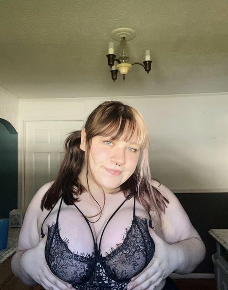 Nagie wyciekłe zdjęcie OnlyFans od Urlocalgothbaby