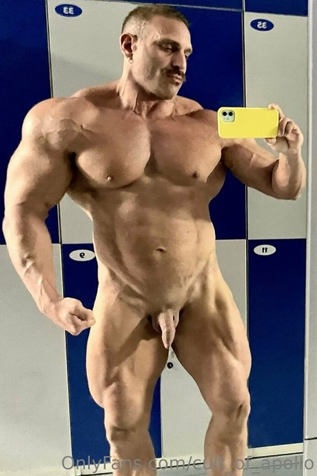 Nagie wyciekłe zdjęcie OnlyFans od Cultofapollo
