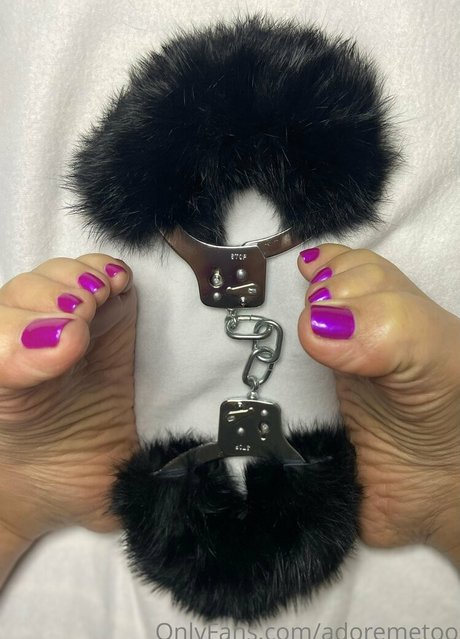 Nagie wyciekłe zdjęcie OnlyFans od Adoremetoo