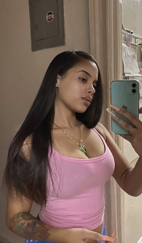 Nagie wyciekłe zdjęcie OnlyFans od Madwavyy