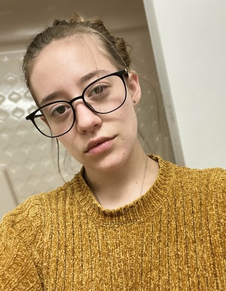 Nagie wyciekłe zdjęcie OnlyFans od Lowylush