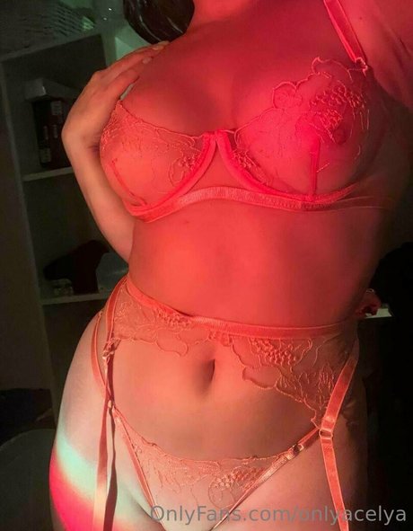 Nagie wyciekłe zdjęcie OnlyFans od Onlyacelya