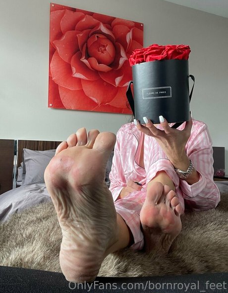 Nagie wyciekłe zdjęcie OnlyFans od Bornroyalfeet