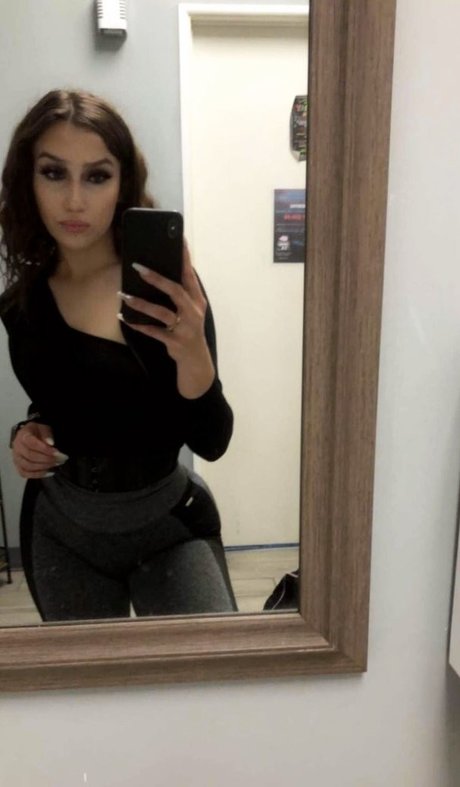Nagie wyciekłe zdjęcie OnlyFans od Chloe Flores