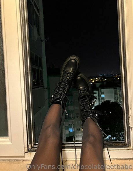 Chocolatefeetbabe