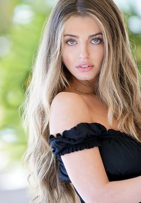 Eliana Jones