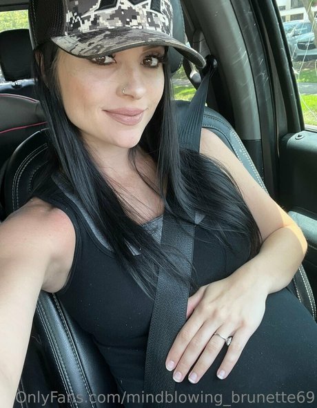 Nagie wyciekłe zdjęcie OnlyFans od Mindblowingbrunette69
