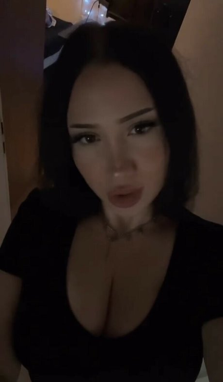 Nagie wyciekłe zdjęcie OnlyFans od Yasilisches