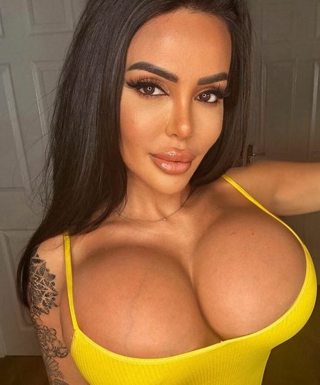 Nagie wyciekłe zdjęcie OnlyFans od Holly James