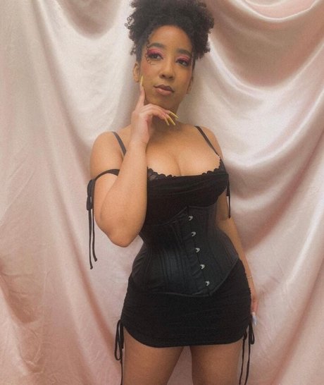 Nagie wyciekłe zdjęcie OnlyFans od Rappers Daughters