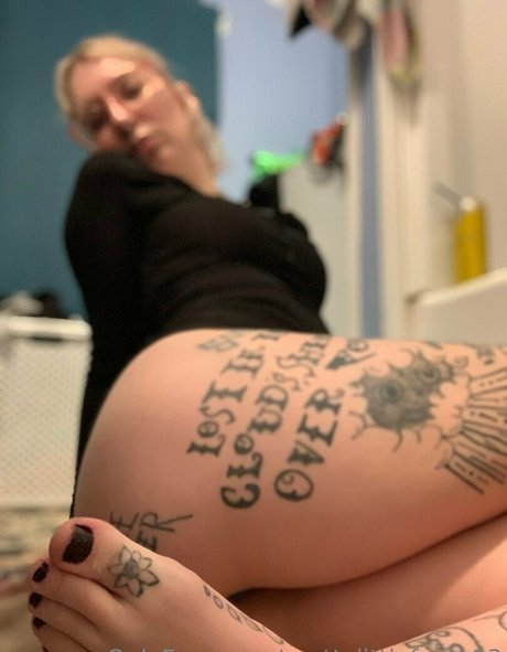 Nagie wyciekłe zdjęcie OnlyFans od Prettylittlefreak13