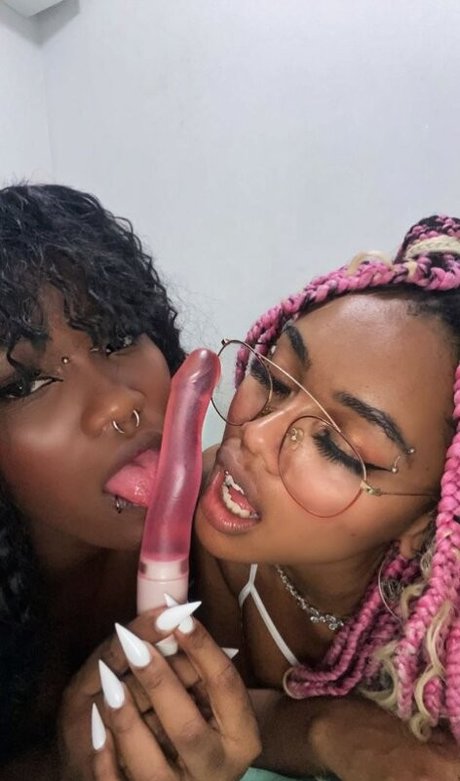 Nagie wyciekłe zdjęcie OnlyFans od Afro Gaybe