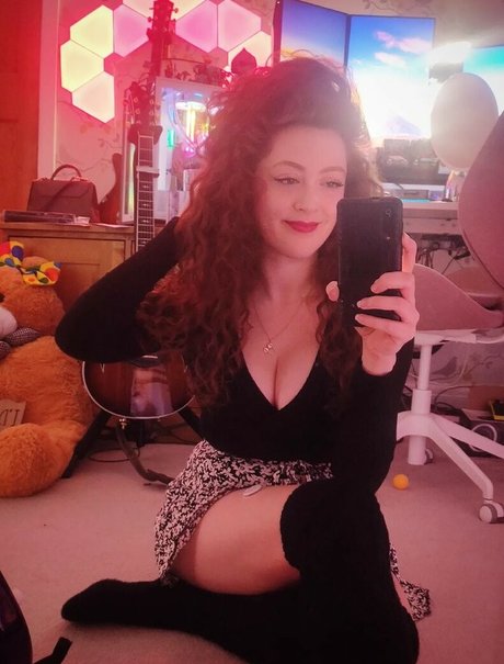 Nagie wyciekłe zdjęcie OnlyFans od Emmagraceguitar