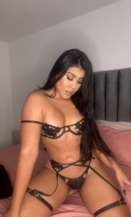 Nagie wyciekłe zdjęcie OnlyFans od Charlote Rouge