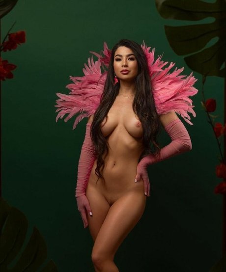 Nagie wyciekłe zdjęcie OnlyFans od Caroline Kwan