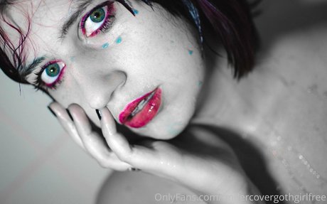 Nagie wyciekłe zdjęcie OnlyFans od Undercovergothgirlfree