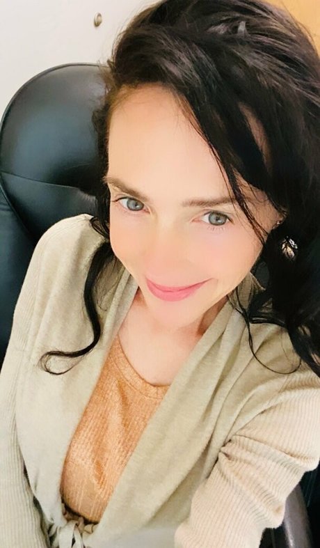 Nagie wyciekłe zdjęcie OnlyFans od Lilrosiedoll