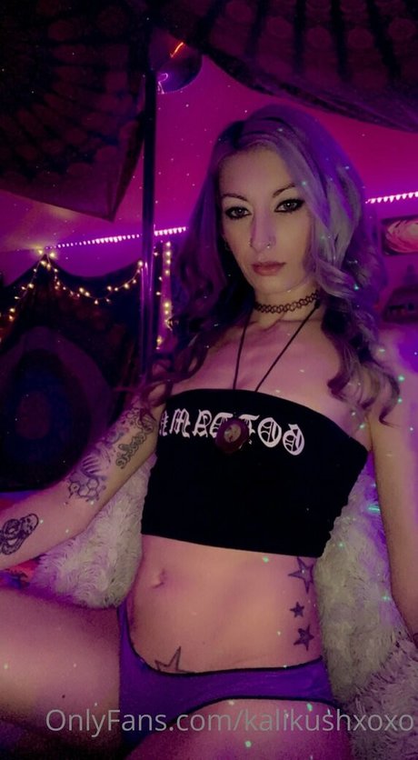 Nagie wyciekłe zdjęcie OnlyFans od Kalikushxoxo